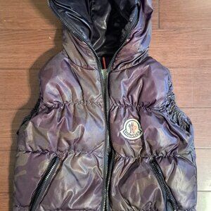 Moncler puffer jacket / body warmer size 8 years Fits 10/12 Years. Camouflage.